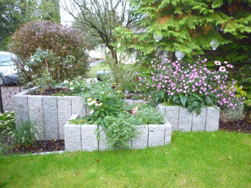 Gartengestaltung mit Hochbeet und Rasensanierung | Henrichs Garten