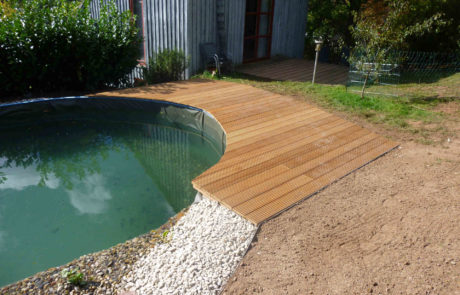 Neues Holzdeck Fuer Den Gartenpool